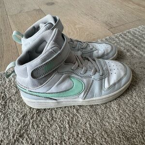 Nike(PS) Court Borough Mid 2 'Pure Platinum Mint Foam' Size 1Y